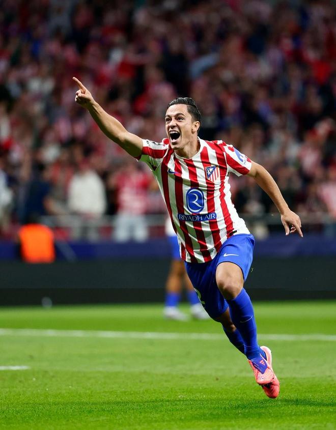 克罗斯评历史最佳11人：C罗左边锋，梅西前腰，马尔蒂尼入选（克罗斯评选史上最佳11人：C罗司职左翼，梅西担任前腰，马尔蒂尼在列）