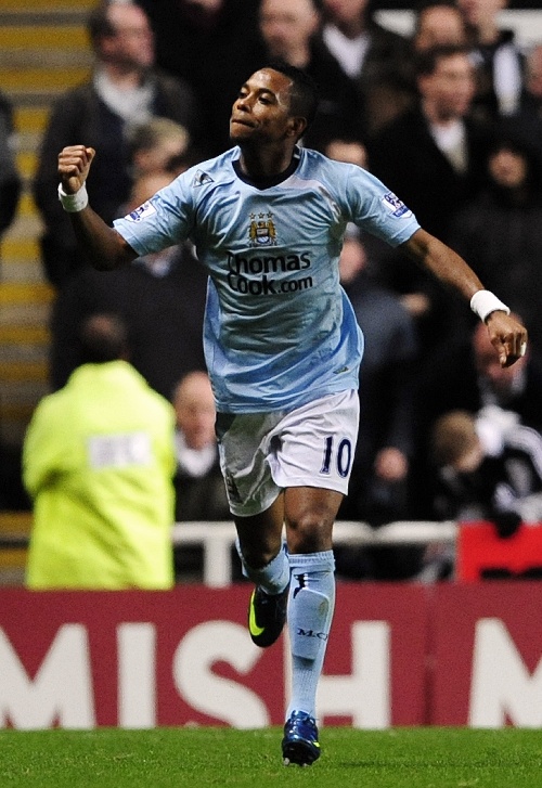 全市场：意甲多家俱乐部有意齐尔克泽，曼联尚未批准其离队（全市场：意甲多队追逐齐尔克泽，曼联暂未同意放行）