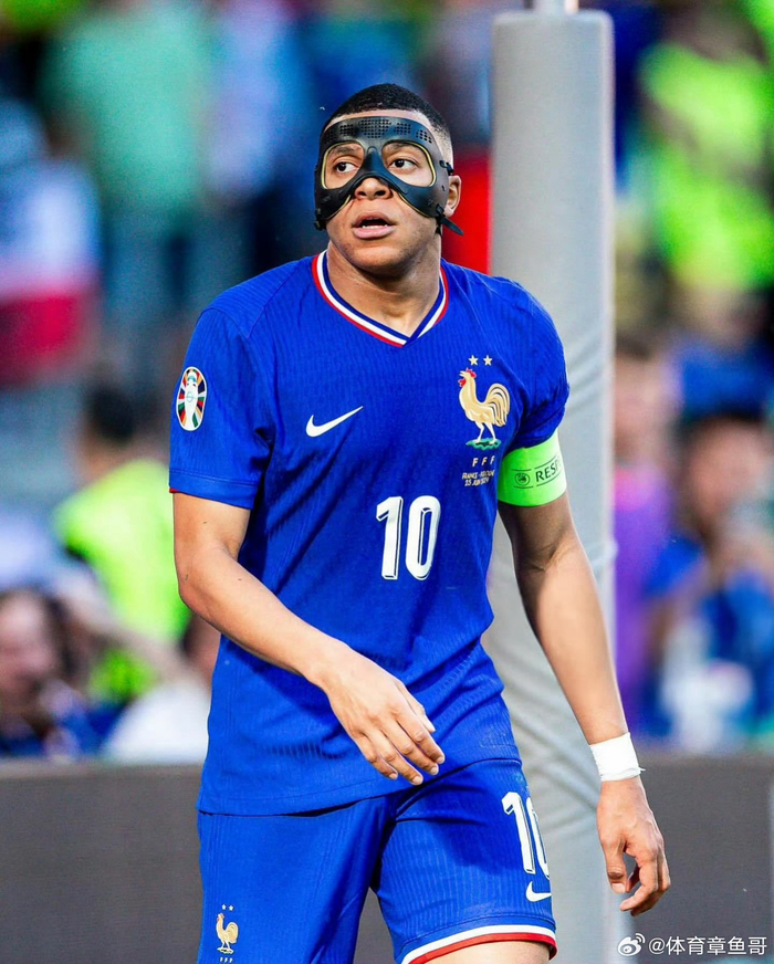 再起风波，内马尔：向教练致歉？又是哪个狗屎记者编造的谎言（风波再起，内马尔反击：向教练致歉？又是哪位记者在编造谎言）