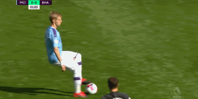 阿森纳豪掷千金破纪录 数据示客场小胜曼联（阿森纳重金投入创纪录 统计显示客场险胜曼联）