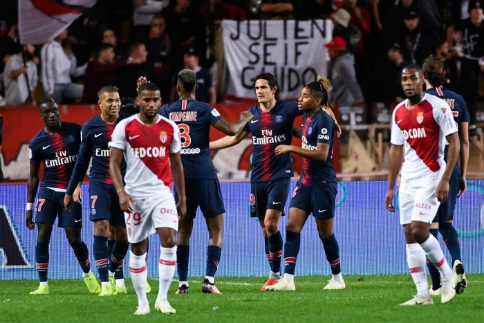 NBA：勇士主场击败灰熊 库里狂砍45分（库里轰45分，勇士主场力克灰熊）