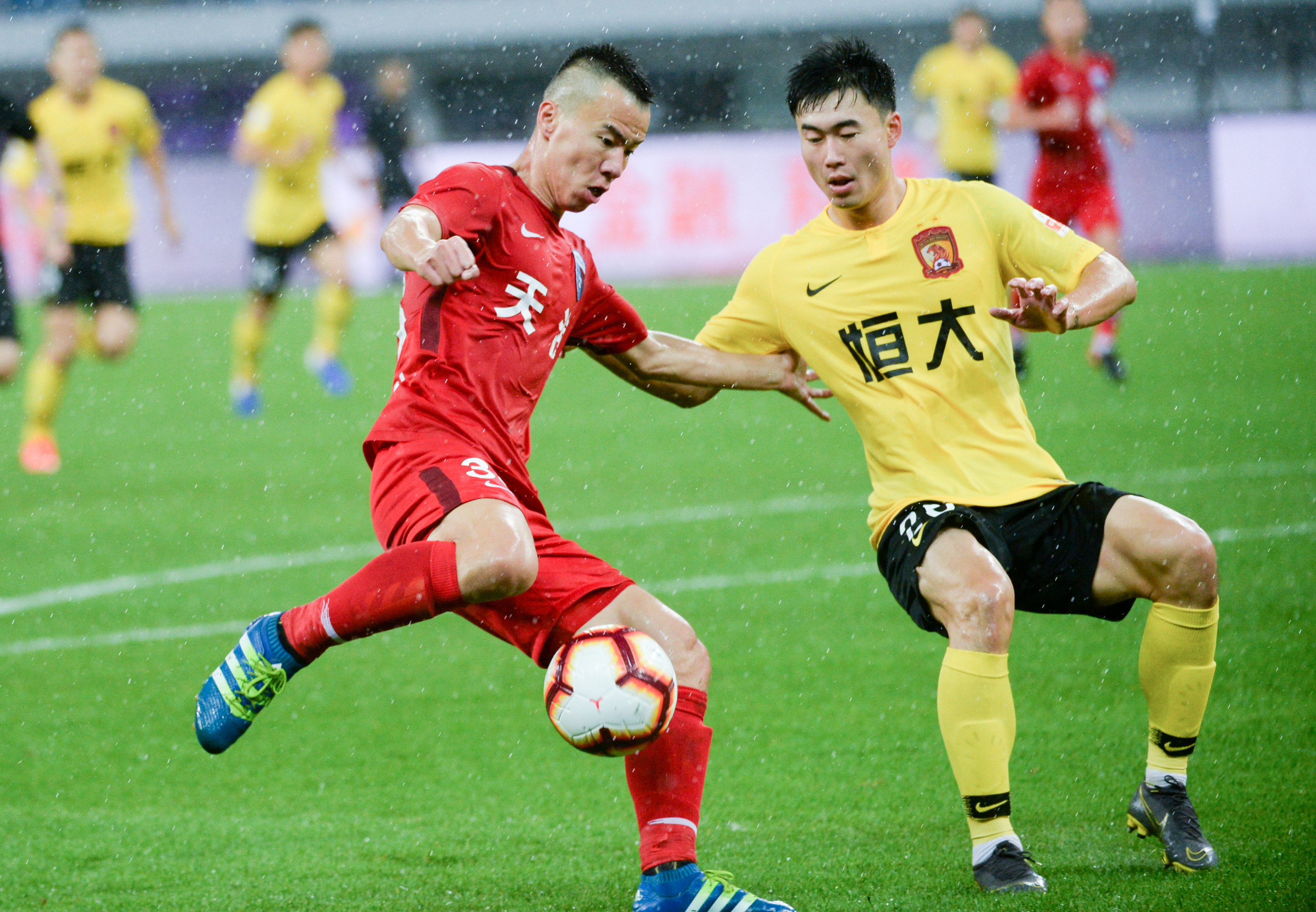 范加尔：如果阿贾克斯听我的，他们将在两三年内恢复正常（范加尔：若阿贾克斯采纳我的建议，两三年内就能重回正轨）