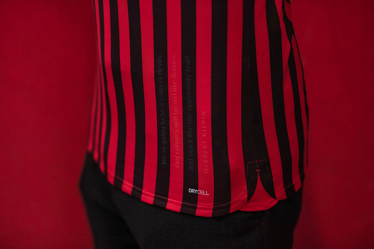 全市场：拉齐奥的边后卫马鲁西奇被推荐给米兰和尤文（意媒：拉齐奥边卫马鲁西奇被推介至AC米兰与尤文图斯）